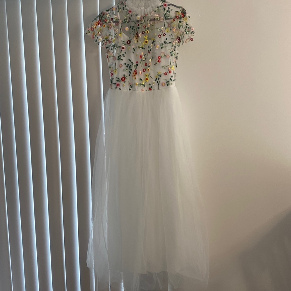 Full Length White and floral dress. Size Small/4 from shein. Never worn